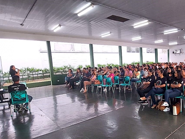 Palestra na EMEB Governador André Franco Montoro 