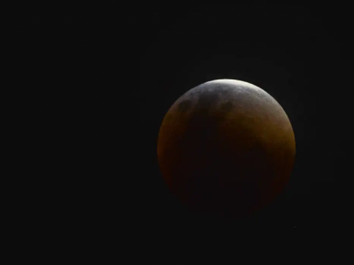 Eclipse parcial da Lua acontece hoje; veja como assistir pela internet