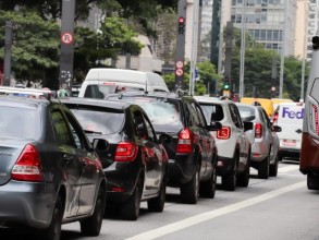 Licenciamento 2024 chega às placas 7 e 8 em outubro no estado de SP