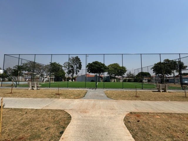 Praça Conviver está localizada na rua Comendador Antônio Nagib Ibrahim, na Cecap.