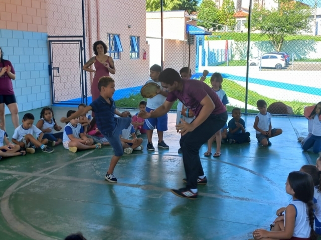 Roda de Capoeira foi atração para as crianças do CEMEI