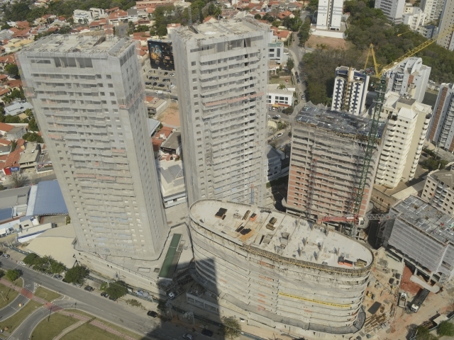 Quem quiser se candidatar pode enviar o currículo para a construtora