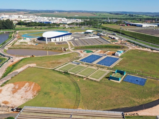 O novo Centro Esportivo Rei Pelé é o maior núcleo esportivo da cidade 