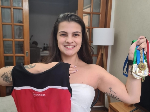 Beatriz teve a oportunidade de praticar a ginástica olímpica pelo projeto