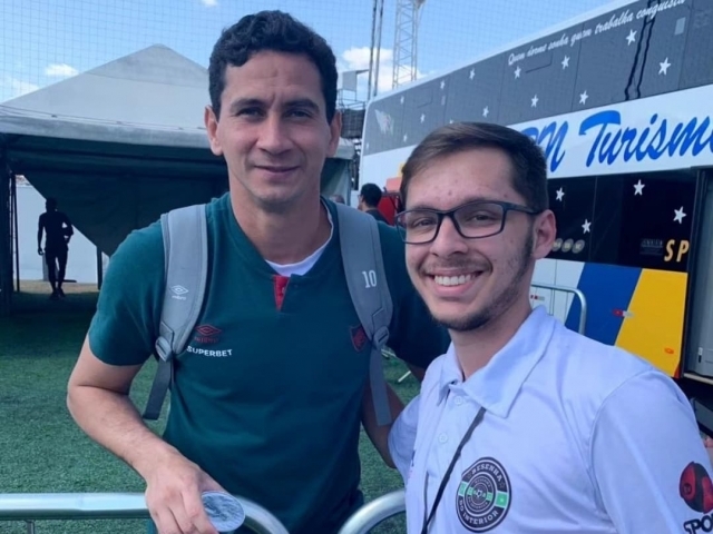 Registro da primeira cobertura in loco de Luís Felipe, com o meio-campista Paulo Henrique Ganso