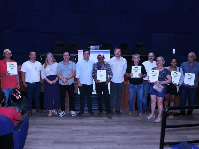 Evento de entrega dos títulos Reurb-E dos bairros Vila Vale das Pedras, Vila Recanto das Pedras e Vila Recanto Taiuva.