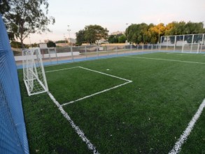 Fábrica de Atletas oferece aula gratuita de futebol em Centro Esportivo