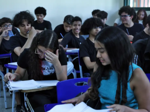 Pé-de-Meia será depositado na conta de alunos a partir de terça-feira