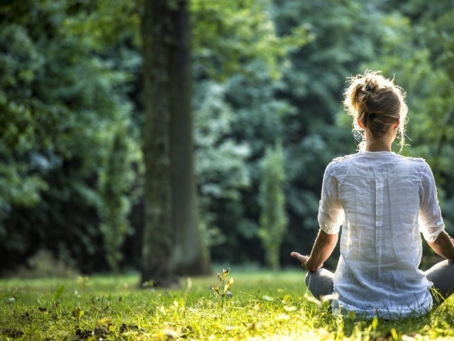 Roda Meditativa promove bem-estar no Bosque Alceu Geribelo toda quinta-feira