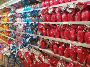 Preço do cacau triplica e encarece ovos de Páscoa estão pesando mais no bolso do consumidor