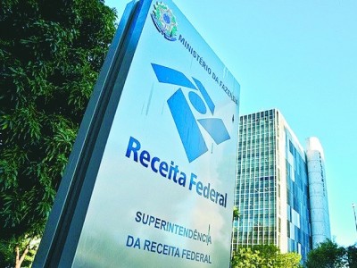 Elias Fausto recebe equipamentos da Receita Federal para reforçar segurança e administração