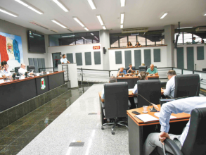 Vereadores analisam projeto de lei do Executivo de regularização fiscal – Refis
