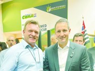 Tecnologia e desenvolvimento rural: Elias Fausto marca presença na Agrishow 2025