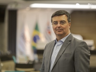A indústria de todos nós