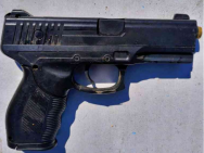 Simulacro de arma de fogo é encontrado dentro de caixa acoplada em casa no Morada do Sol