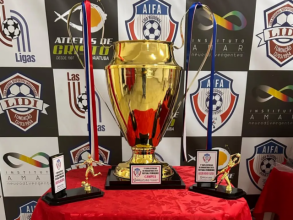 Falacaroca e Largadas FC jogam pela taça no futsal feminino