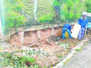 Rua Alberto Luiz Cardoso recebe obras de recuperação de calçada no Portal do Éden