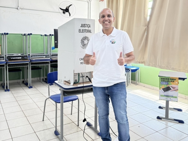 A manifestação ocorreu após vir à tona a informação de que a Justiça determinou o bloqueio de R$ 2,5 milhões em bens de dez investigados