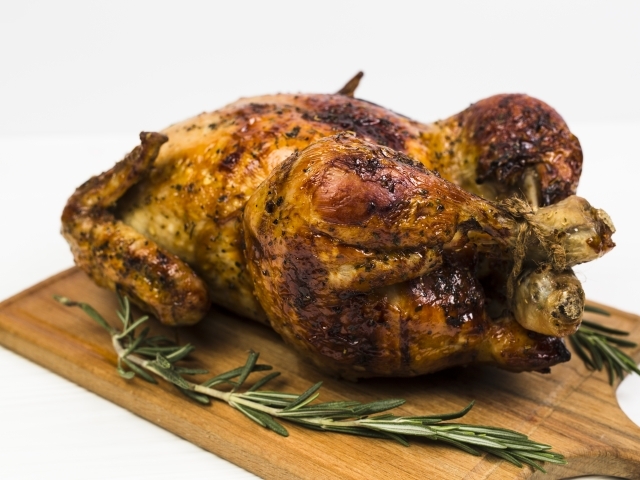 Frango na Brasa terá renda destinada a projetos sociais