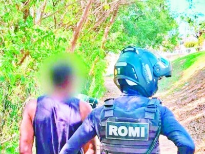 Homem é preso pela Guarda após tentativa de roubo