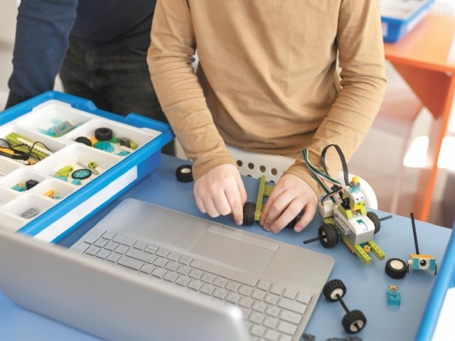 Projetos maker com impacto social propõem o fazer com sentido