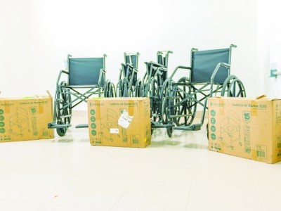 Campanha dos Lacres proporciona compra de cadeiras de rodas e de banho