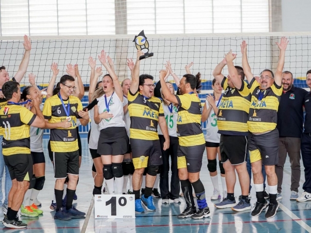 Participaram da competição 6 equipes femininas e 7 masculinas