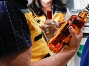Bebidas adulteradas: o risco que pode cegar, intoxicar e matar
