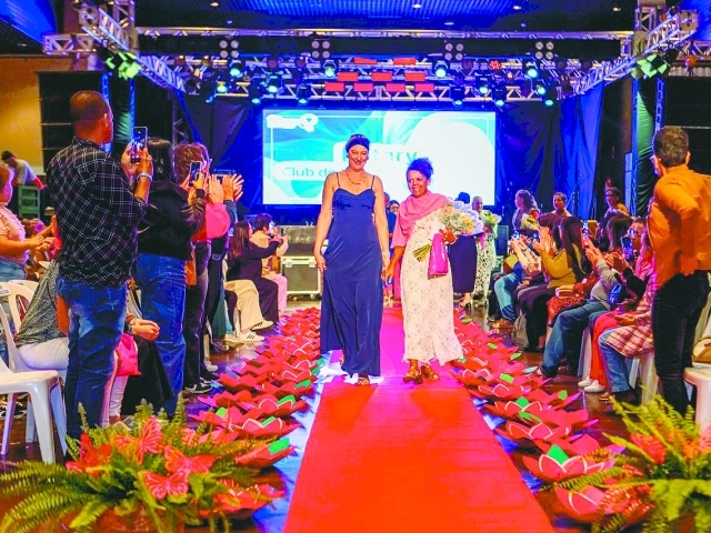 ODesfile das Mulheres Inspiradoras, promovido pela Volacc (Voluntários de Apoio no Combate ao Câncer) e pelo Rotary Club, emocionou o público na segunda-feira (20), no Indaiatuba Clube. O evento gratu