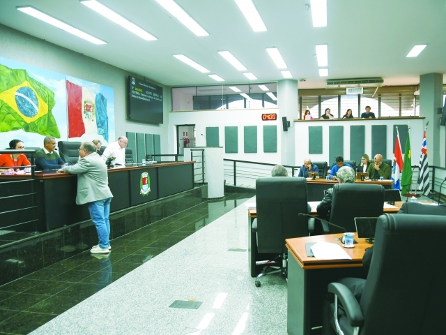 A sessão também contou com votações referentes à denominação de vias públicas no Parque Imperial