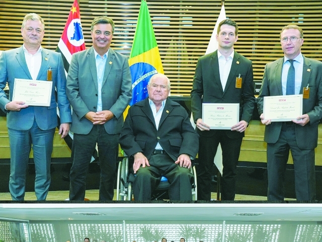 Diplomação foi conduzida por Rafael Cervone, reeleito presidente