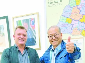 Prefeito Tato Bicudo protocola pedido de novas moradias no Palácio dos Bandeirantes