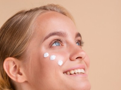 Levantamento aponta as tendências no consumo de dermocosméticos por faixa etária em 2025