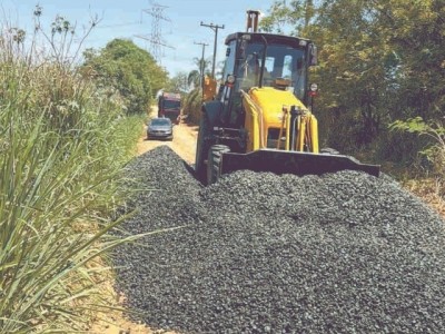Manutenção é retomada na Estrada Alvino Moller após danos causados por empresa privada