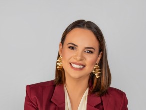 RECONSTRUINDO-SE ENQUANTO CONSTRÓI