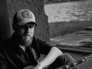 ENTRE CHAPÉUS, PALCOS E LIBERDADE