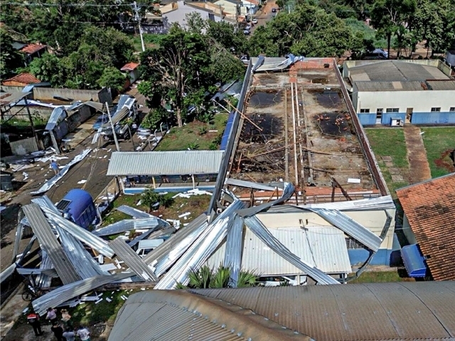 Entre as ocorrências mais graves está o destelhamento total do PSF de Cardeal, que sofreu danos significativos e passou a apresentar risco estrutural, sendo imediatamente isolado por segurança