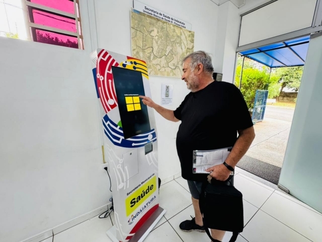 Totem de Autoatendimento agiliza o processo de triagem na chegada da unidade e diminui tempo de espera.