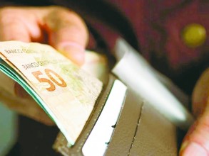 Estudo aponta relação entre saúde financeira e bem-estar emocional