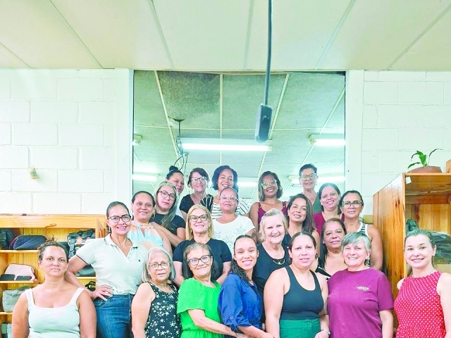 A cooperativa é formada por mulheres, muitas delas donas de casa