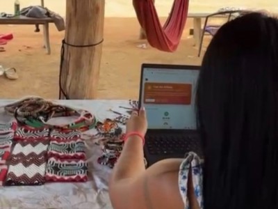 Mulheres indígenas desenvolvem plataforma de IA para preservar cultura e gerar renda para famílias