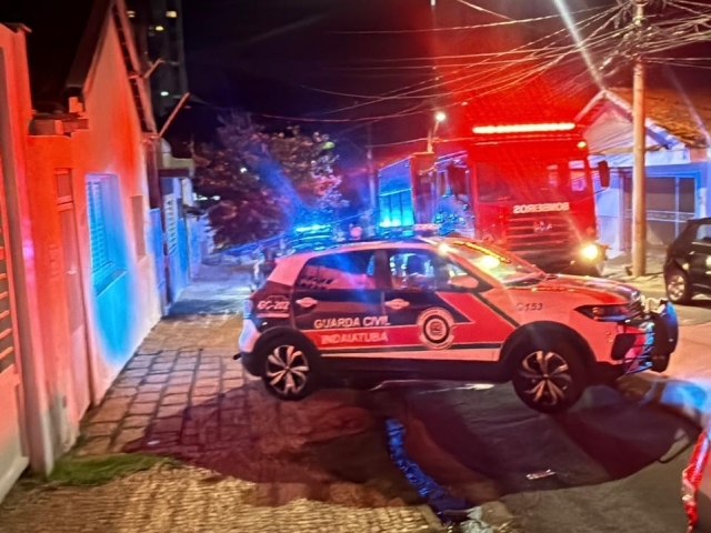 Capotamento é registrado após colisão na Rua 11 de Junho, no Centro