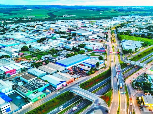 Indaiatuba registrou 22 empresas de serviços, 7 comércios e uma indústria