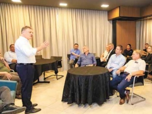 Foram apresentadas diretrizes que nortearão Gestão 2026-2029, durante reunião no CIESP Indaiatuba Julio Cesar Ferron (centro) com vices Bruno Hakim e Daniel Jurad