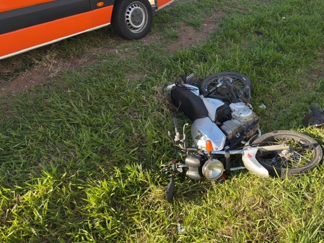Motociclista sofre fratura em colisão na Santos Dumont