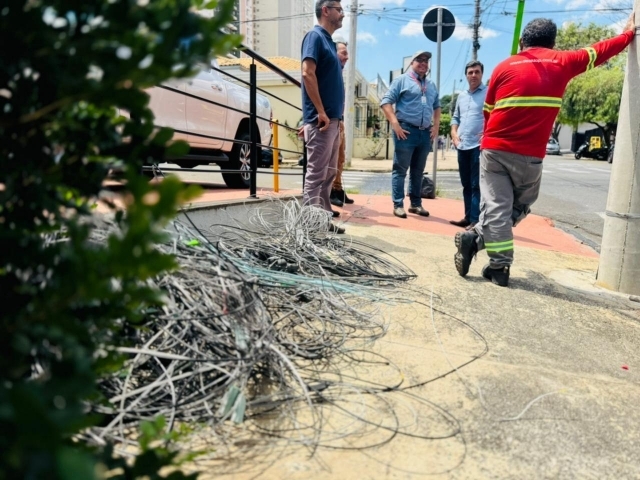 Prefeito acompanhou o primeiro mutirão de 2026 do Projeto de Reordenamento de Cabos da CPFL, no Centro