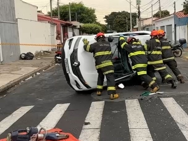 Colisão entre dois carros deixa uma pessoa ferida em Indaiatuba