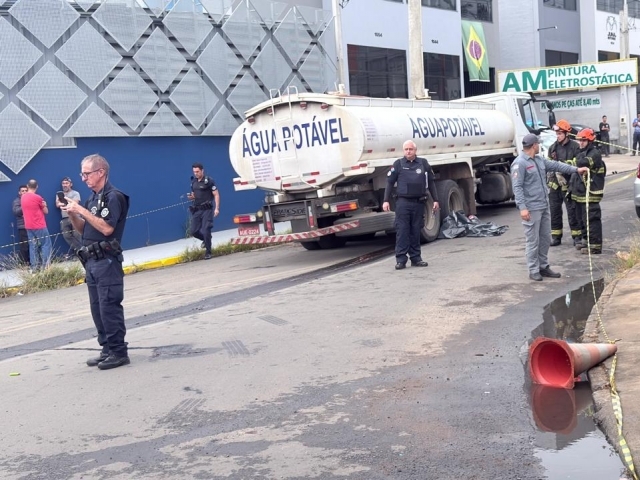 Motociclista morre após colisão com caminhão no distrito de Nova Era