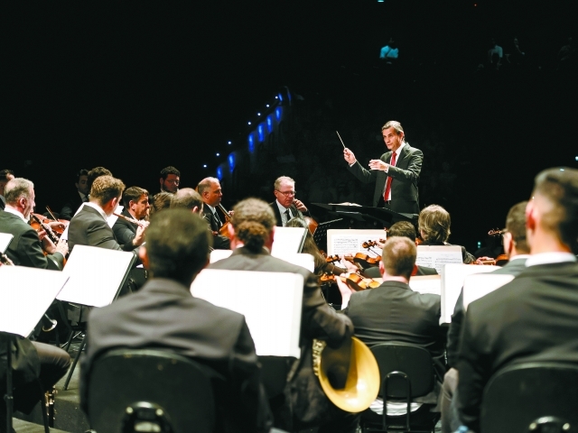 Maaestro e diretor artístico Paulo de Paula comanda a Sinfônica