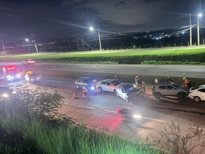 Engavetamento envolve seis veículos na Rodovia Santos Dumont